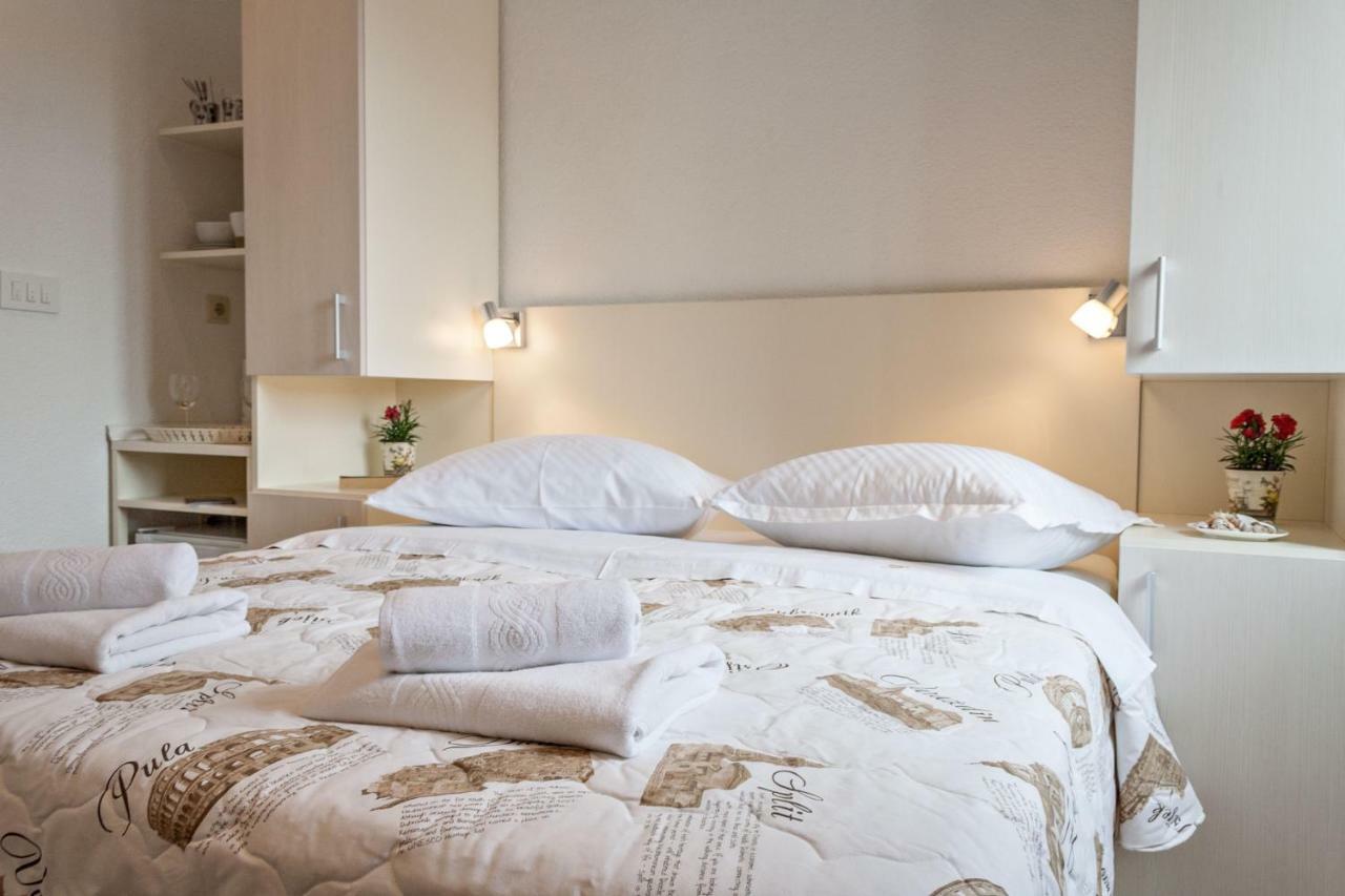 Guest House Paradise Спліт Екстер'єр фото